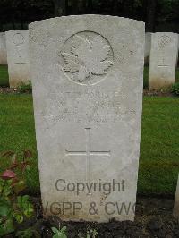 Etaples Military Cemetery - Costie, W J